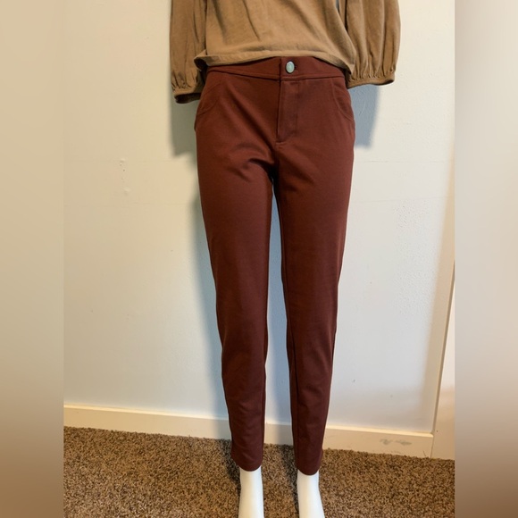 Simply Vera sz M stretch skinny pull on jeggings in rust, burgundy color - Picture 1 of 9